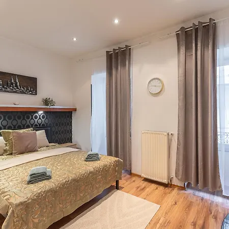 Vibes - 3 Bdrms Apartament