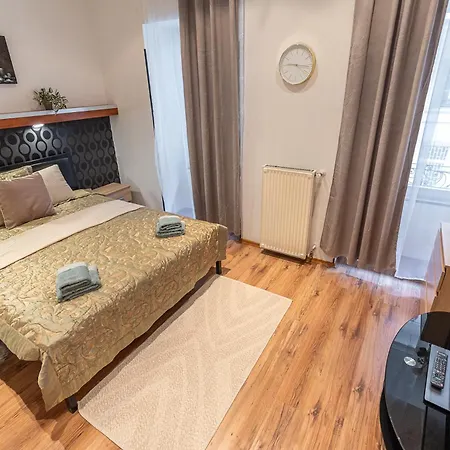 Vibes - 3 Bdrms Apartment *