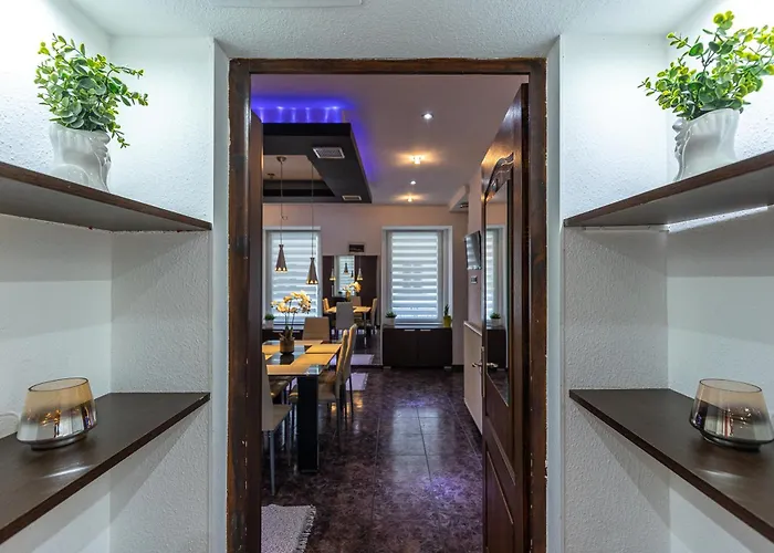 Apartment Vibes - 3 Bdrms